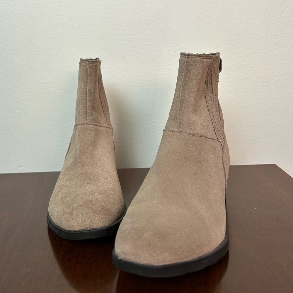 Sorel Women’s Lolla Chelsea Ankle Boots Waterproof Tan Suede NL3079-240 Size 6